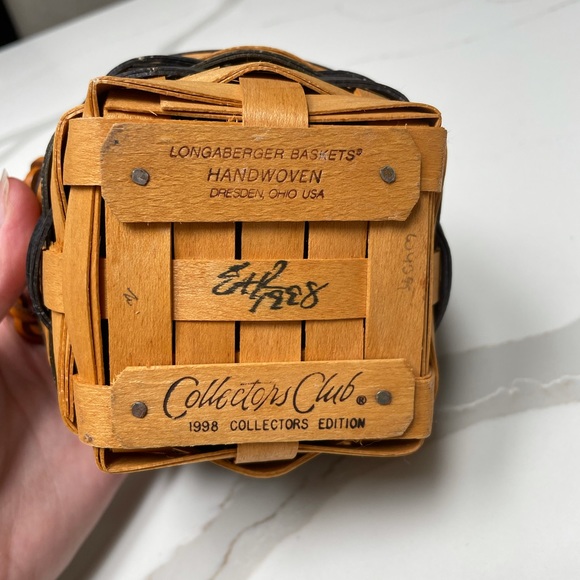 Longaberger Collectors Club Basket 1998 - Picture 3 of 7